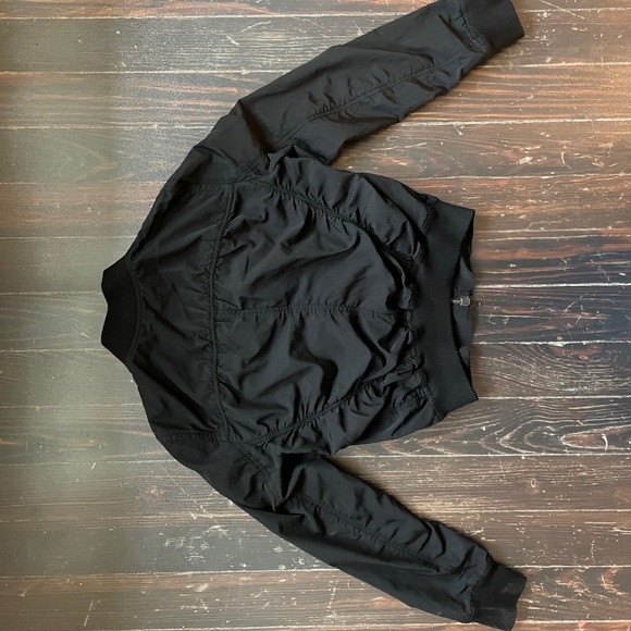 Vince shrunken cropped bomber jacket - Picture 10 of 10